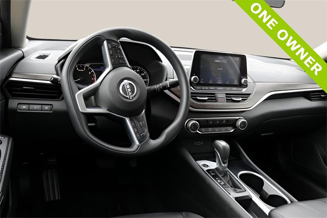 Used 2024 Nissan Altima 2.5 SV image 11