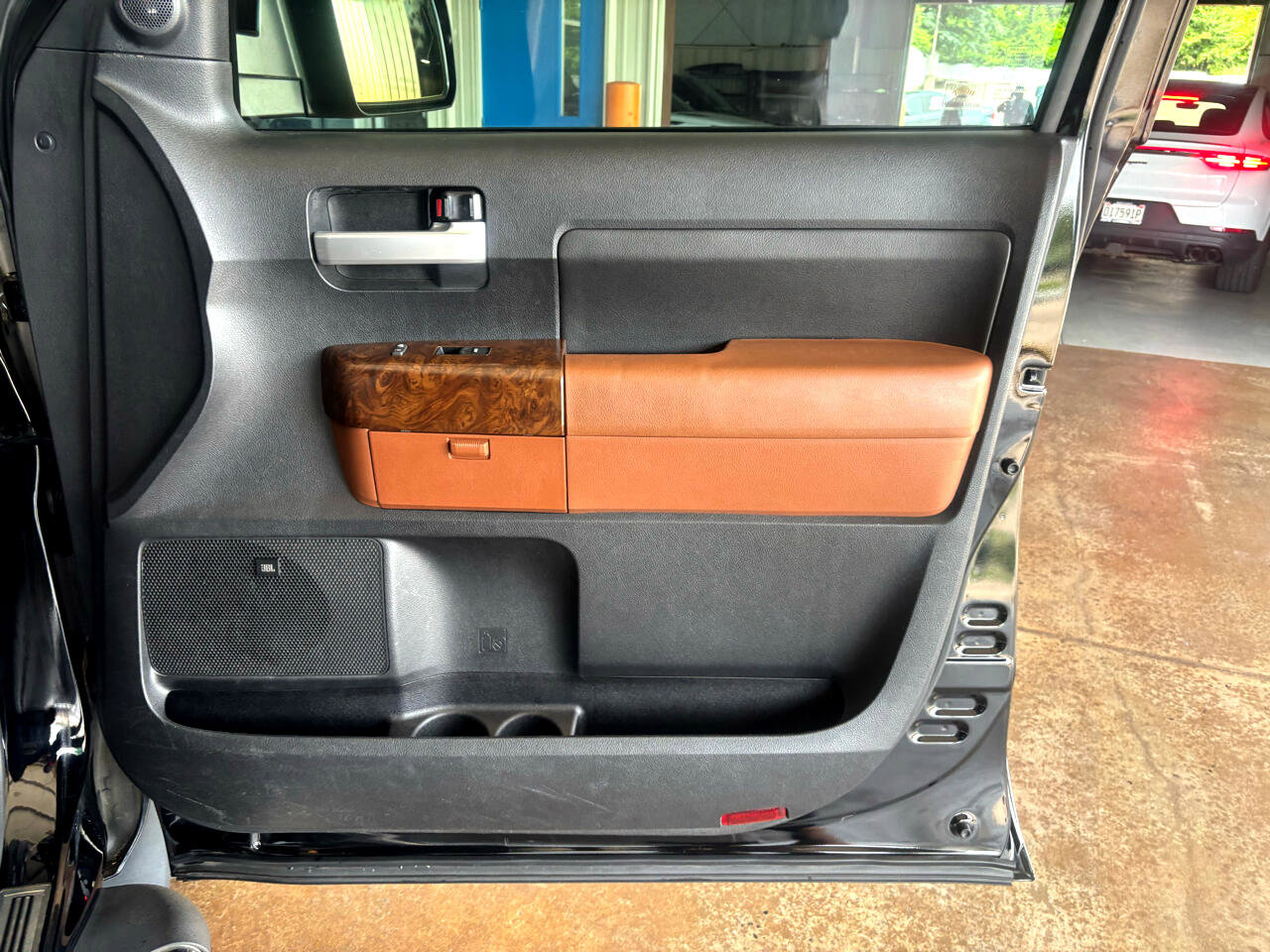 Used 2013 Toyota Tundra Platinum image 19