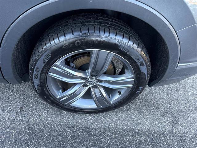 Used 2020 Volkswagen Tiguan SEL w/ 3rd Row Seat Package image 14