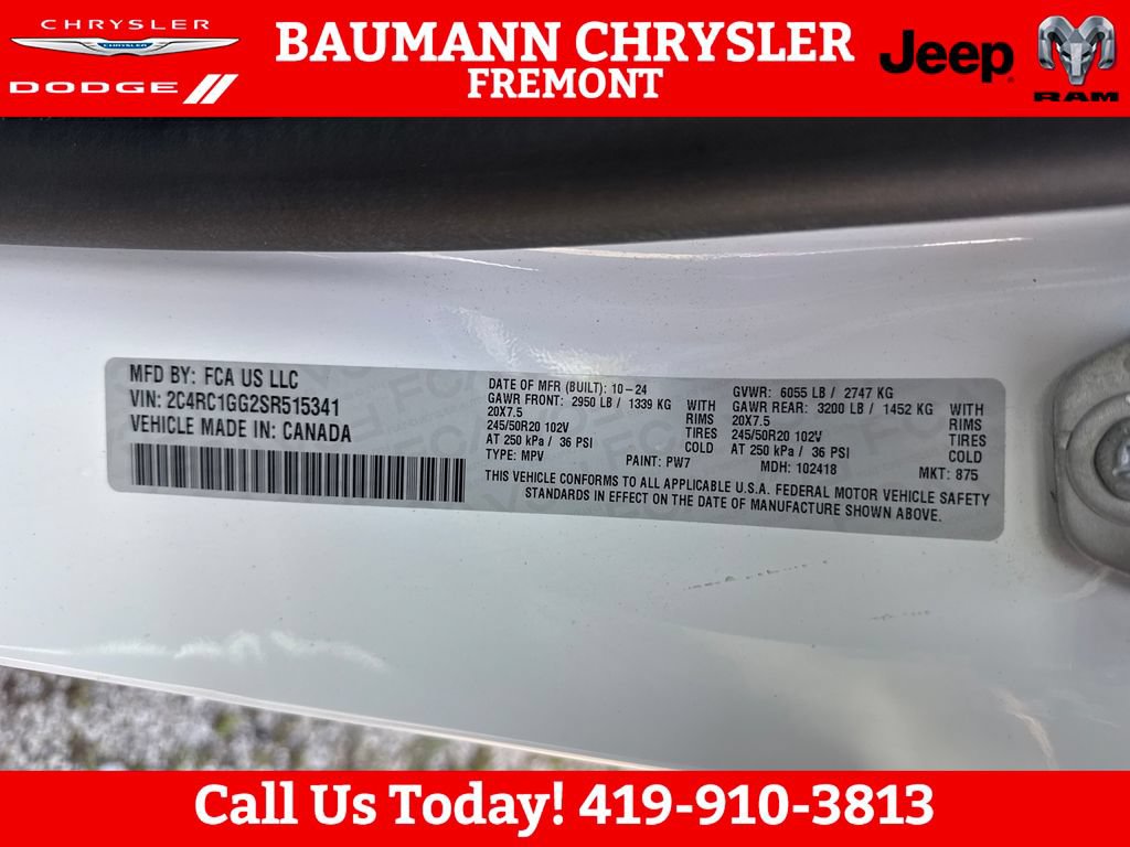 Used 2025 Chrysler Pacifica Limited FWD image 30