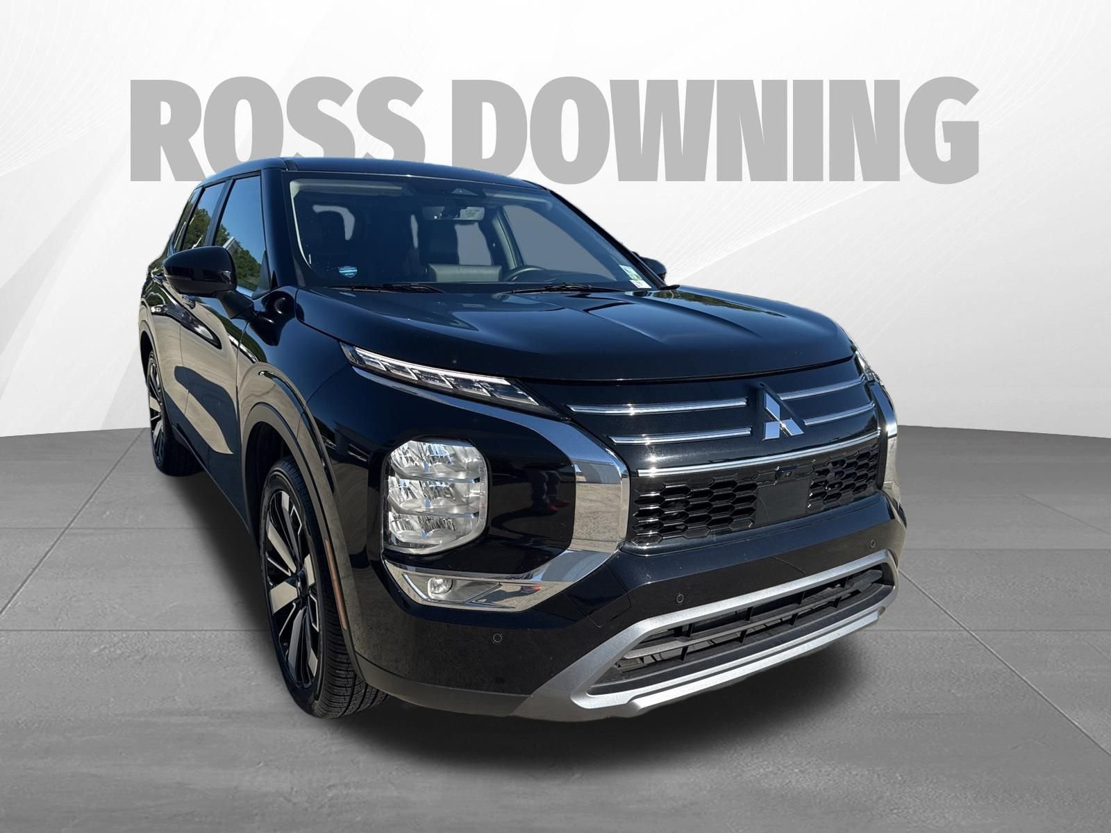 Used 2025 Mitsubishi Outlander SE image 9