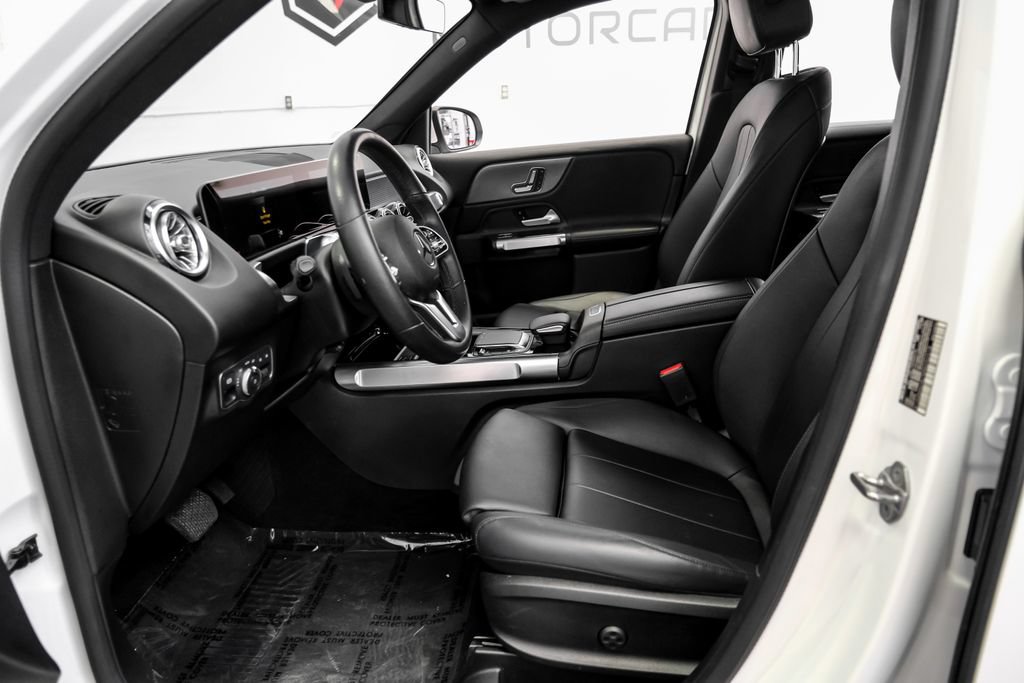 Used 2021 Mercedes-Benz GLB 250 w/ Premium Package image 4