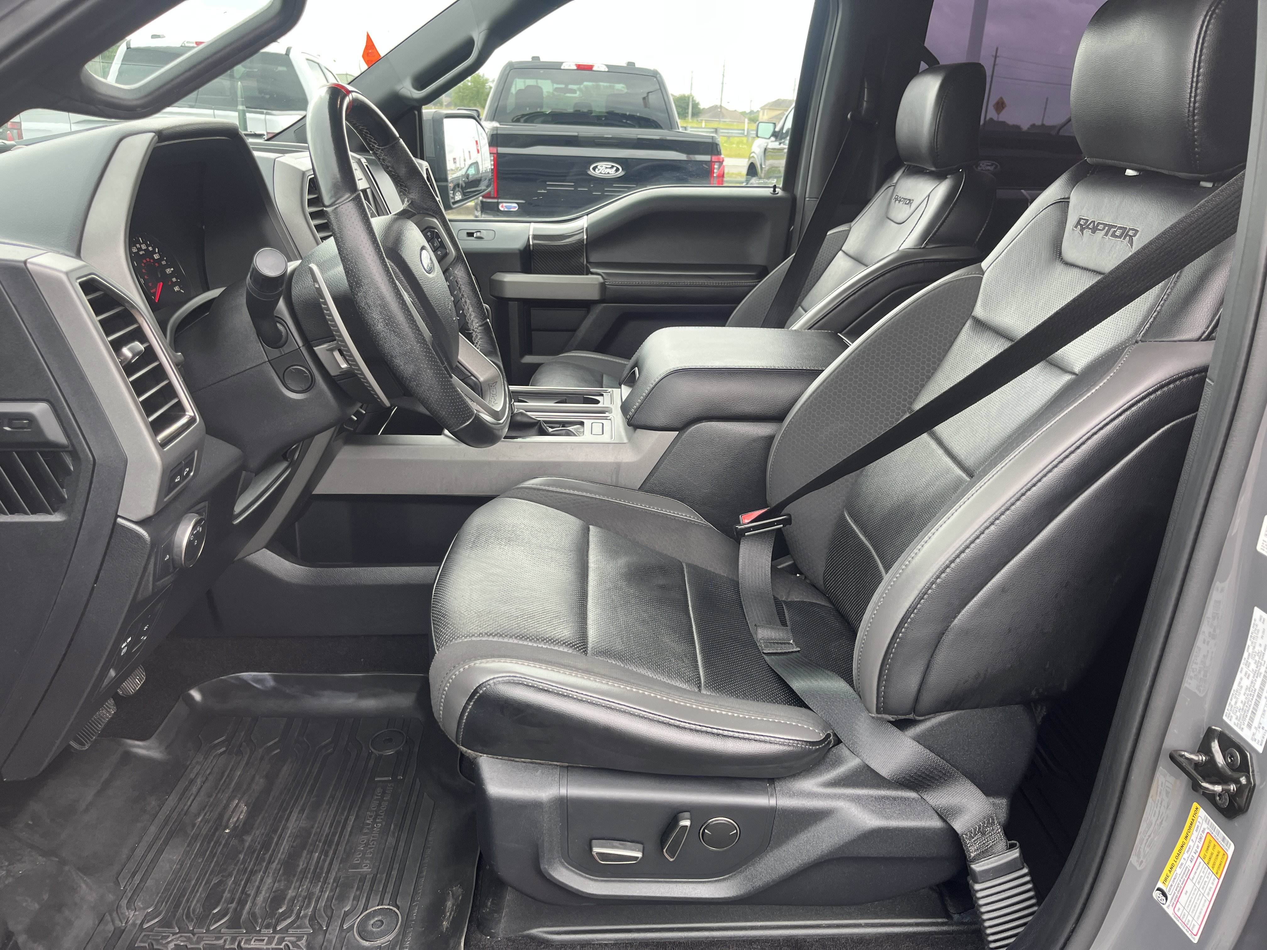 Used 2020 Ford F150 Raptor w/ Equipment Group 802A Luxury AWD/4WD image 15