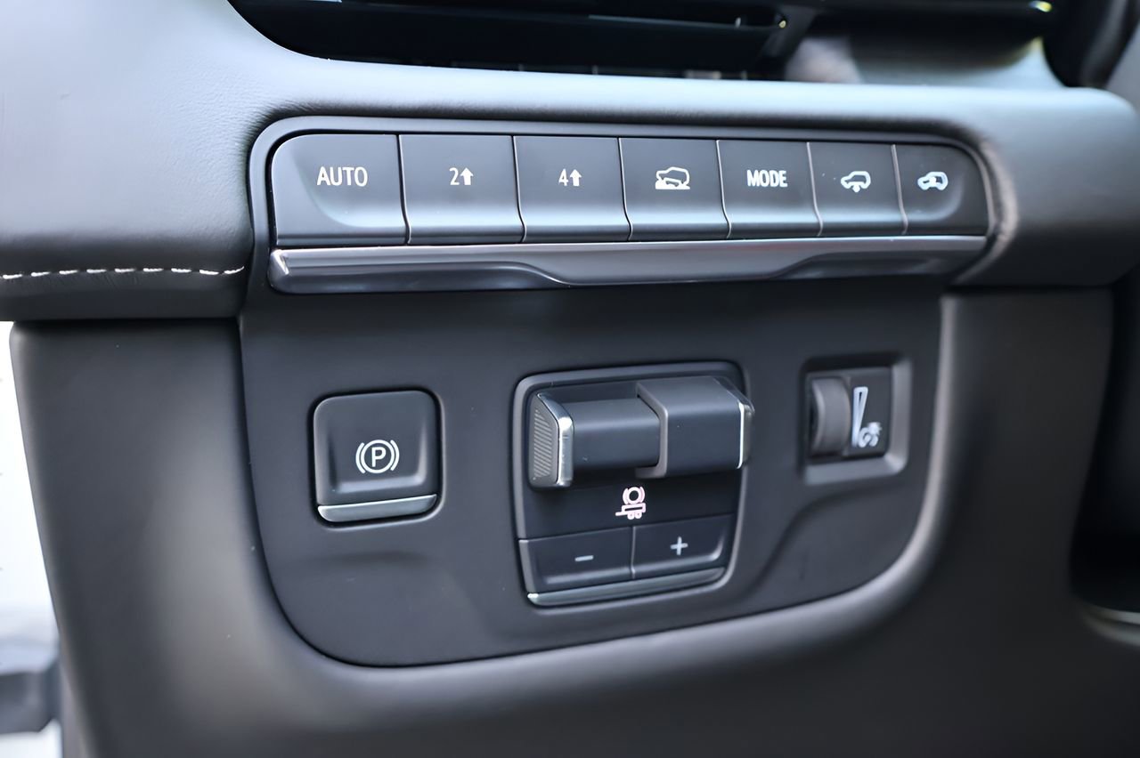 Certified 2024 Cadillac Escalade Premium Luxury Platinum image 24