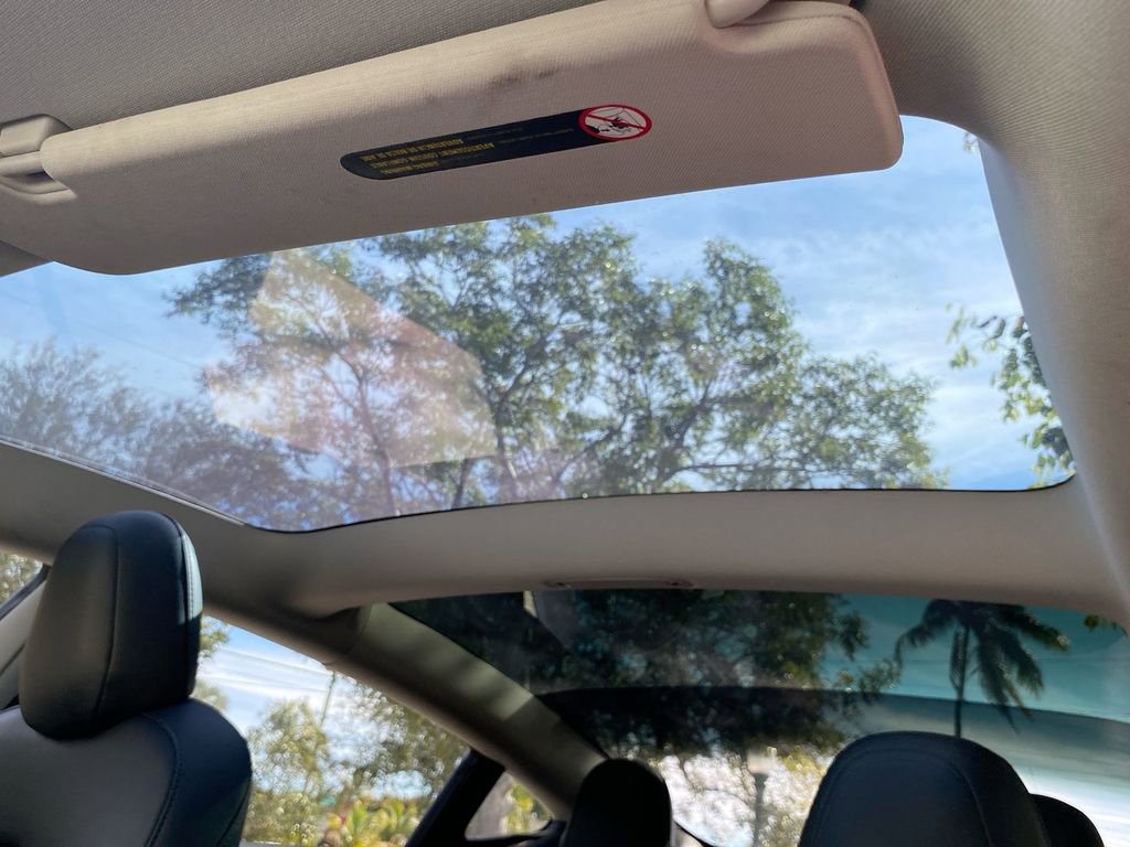 Used 2021 Tesla Model 3 Standard Range Plus image 13