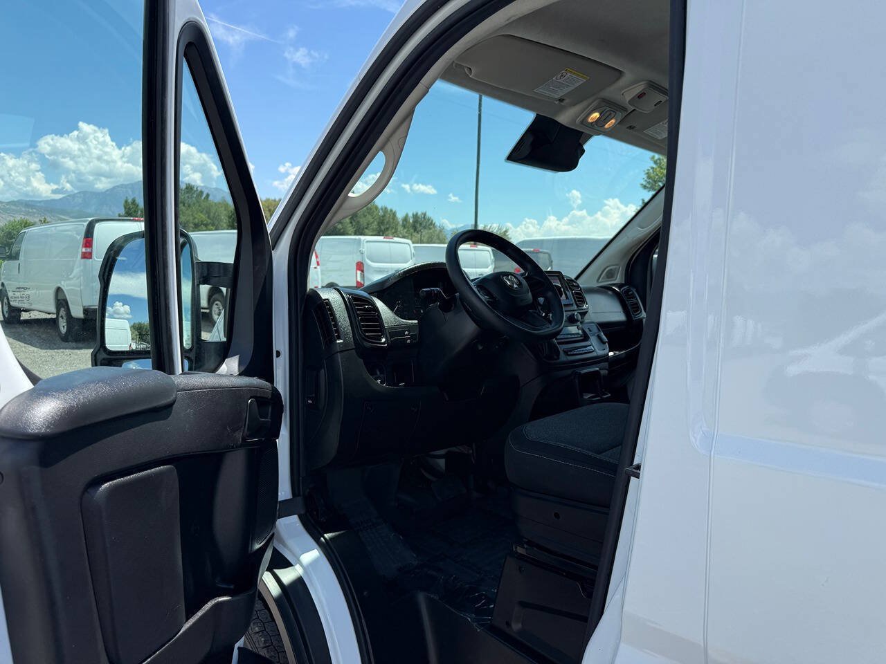 Used 2023 RAM ProMaster 2500 FWD image 14