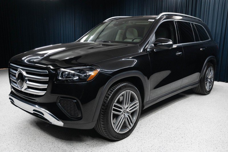 Certified 2026 Mercedes-Benz GLS 450 4MATIC image 1