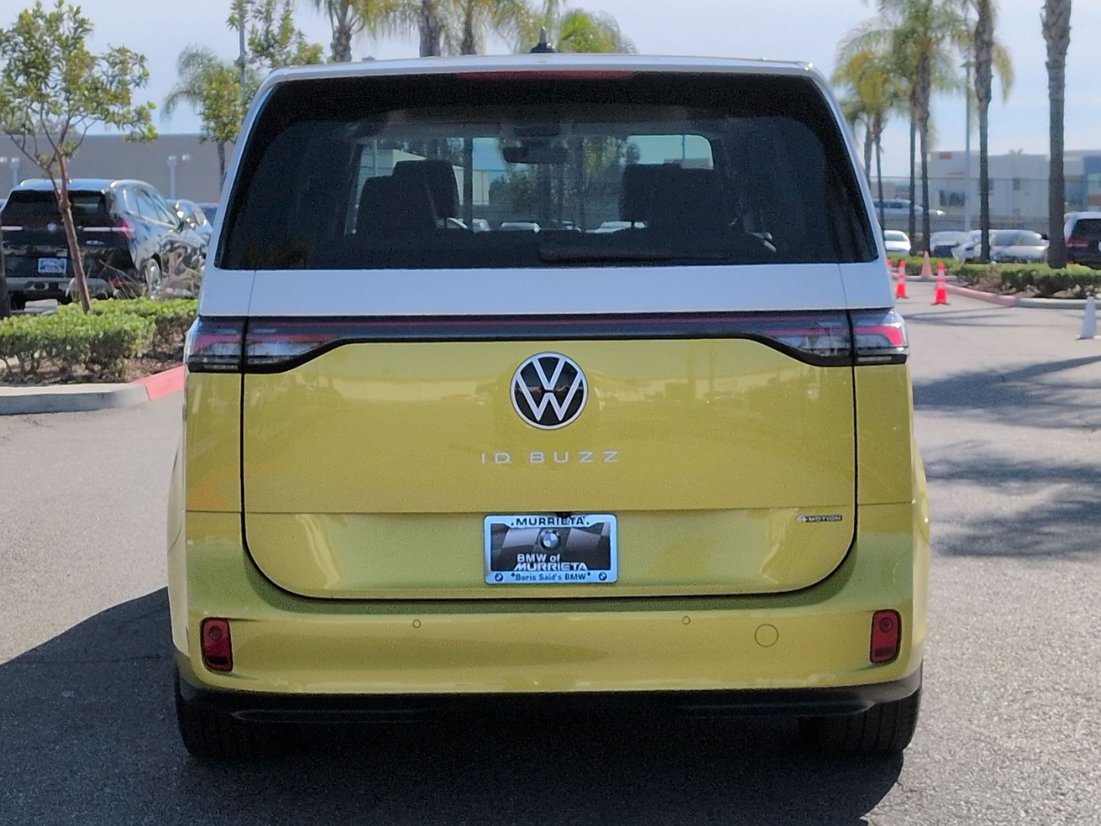 Used 2025 Volkswagen ID. Buzz 1st Edition image 9