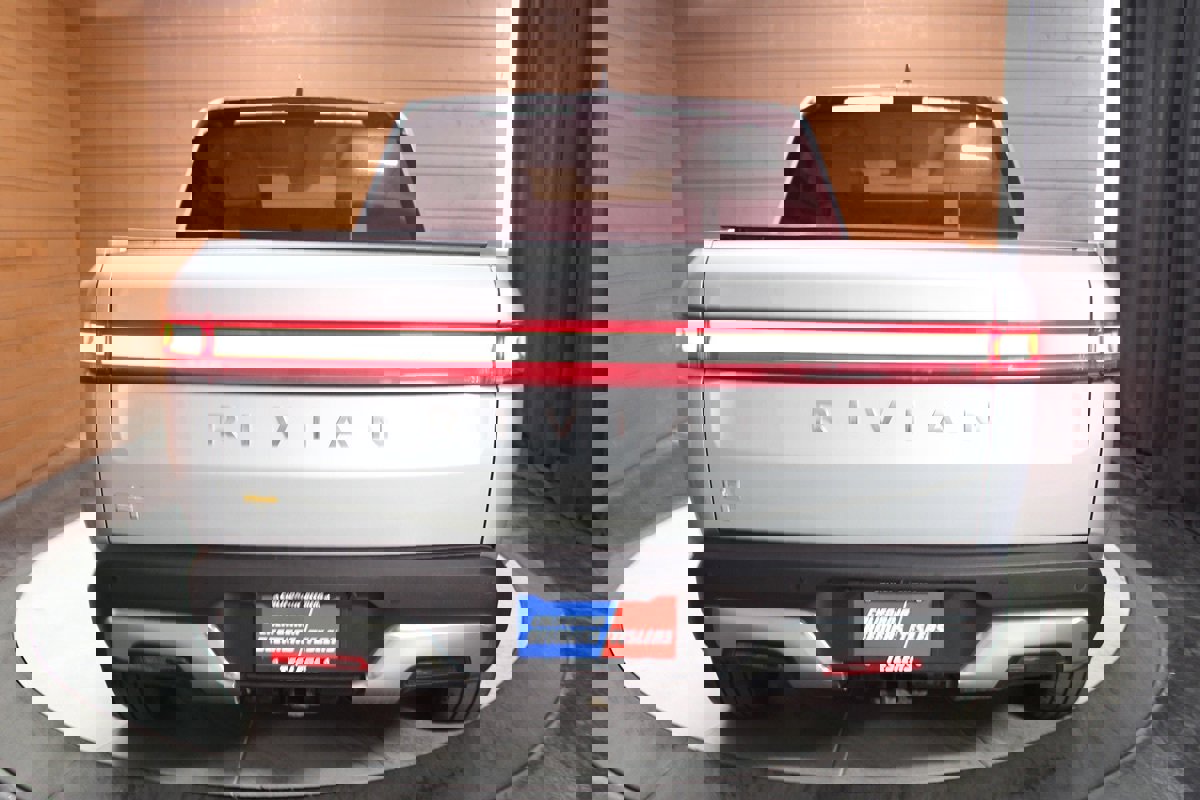 Used 2023 Rivian R1T Adventure image 8