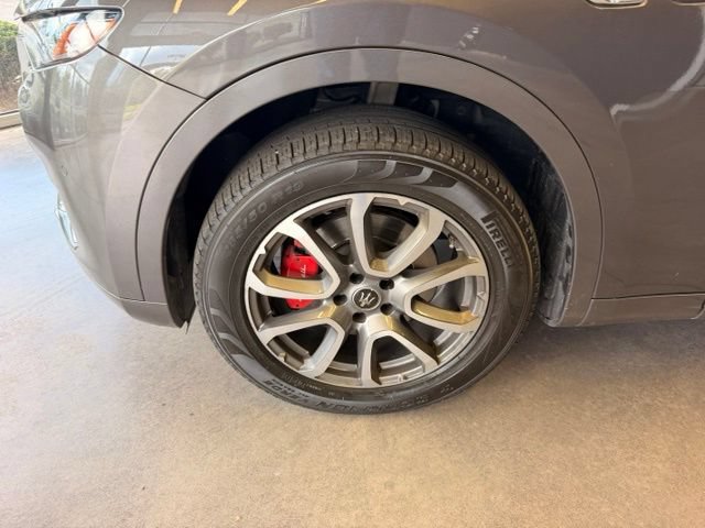 Used 2021 Maserati Levante AWD/4WD image 10