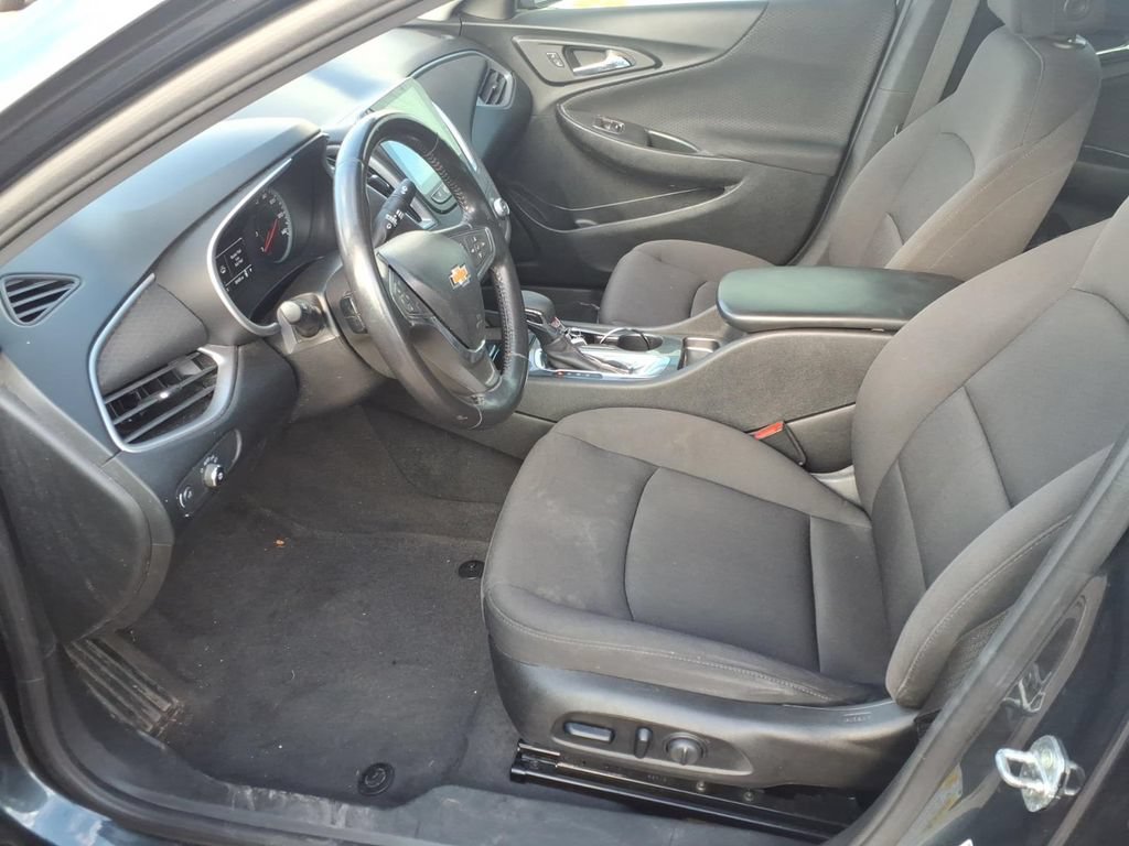 Used 2021 Chevrolet Malibu RS FWD image 11
