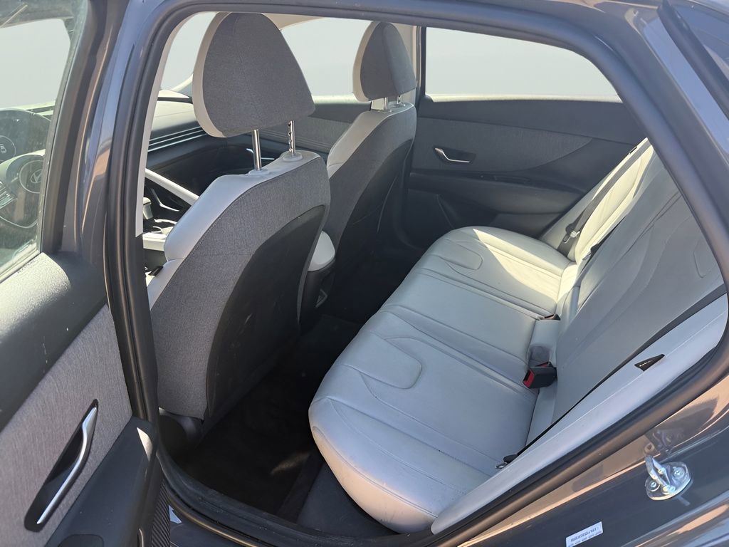 Used 2025 Hyundai Elantra Limited FWD image 7