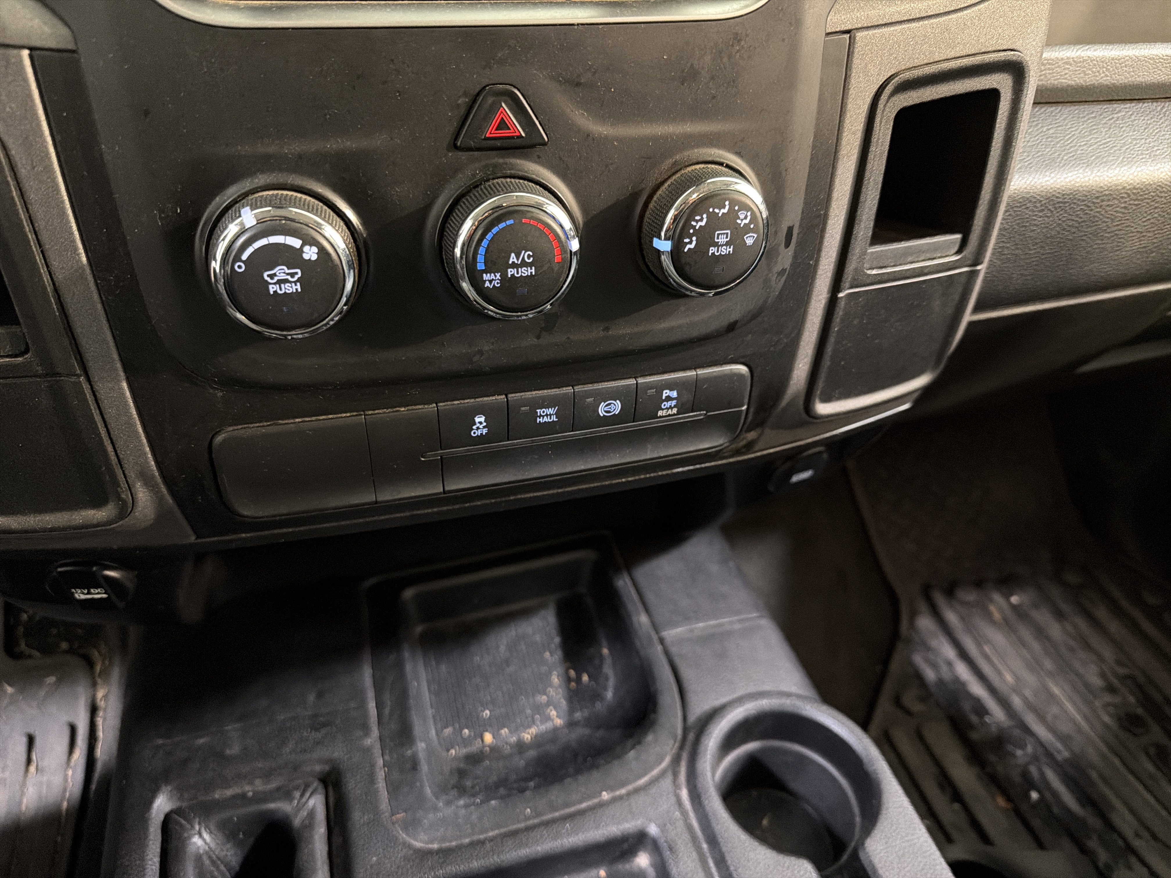 Used 2018 RAM 2500 Tradesman w/ Chrome Appearance Group AWD/4WD image 18