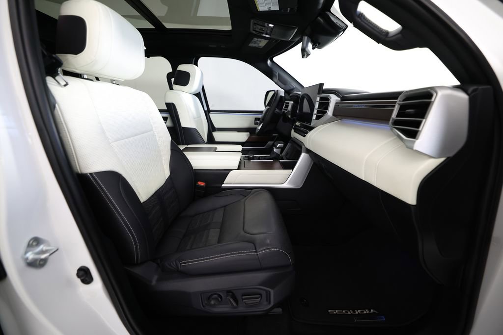 Used 2023 Toyota Sequoia Capstone image 10