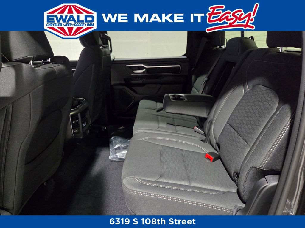 New 2026 RAM 1500 4x4 Crew Cab image 14
