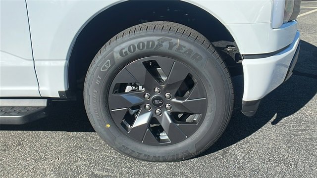 New 2025 Ford F150 Lightning Lariat image 10