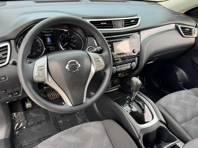 Used 2016 Nissan Rogue SV AWD/4WD image 2