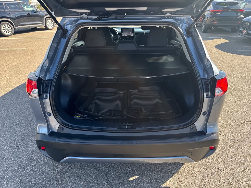 Used 2022 Toyota Corolla Cross LE w/ Moonroof Package AWD/4WD image 7