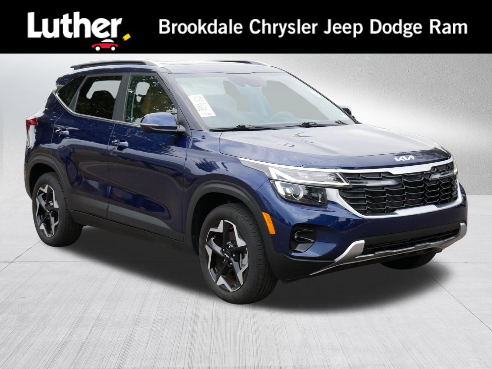 Used 2024 Kia Seltos EX AWD/4WD image 1