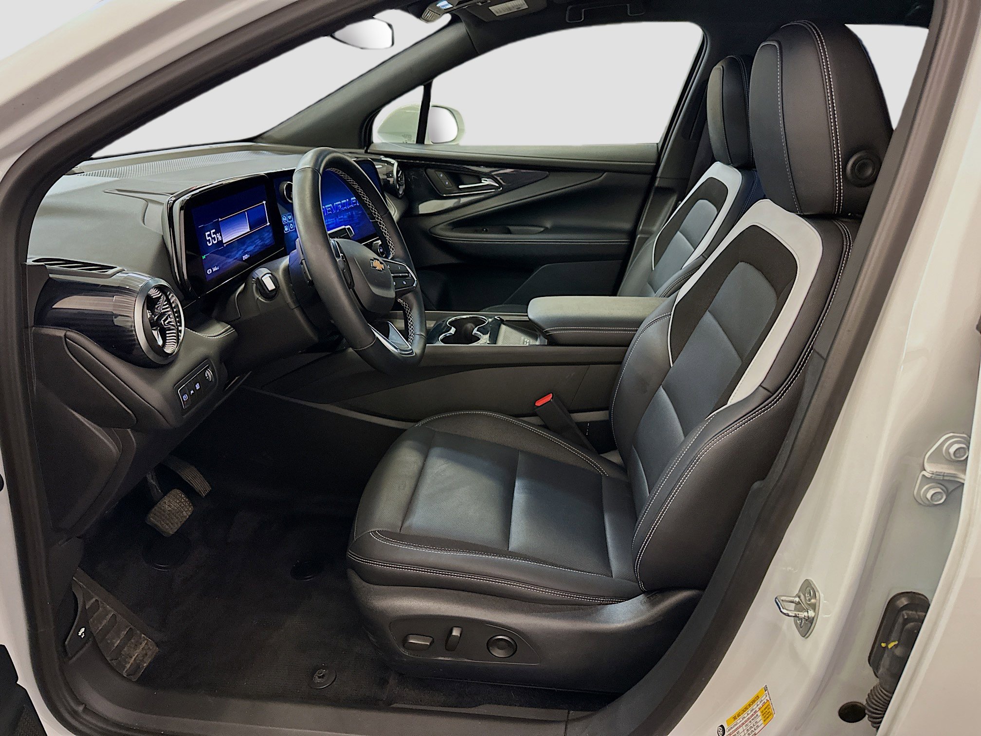 Used 2024 Chevrolet Blazer EV LT AWD/4WD image 13