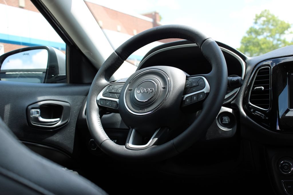 Used 2021 Jeep Compass Latitude w/ Sun and Sound Group AWD/4WD image 43