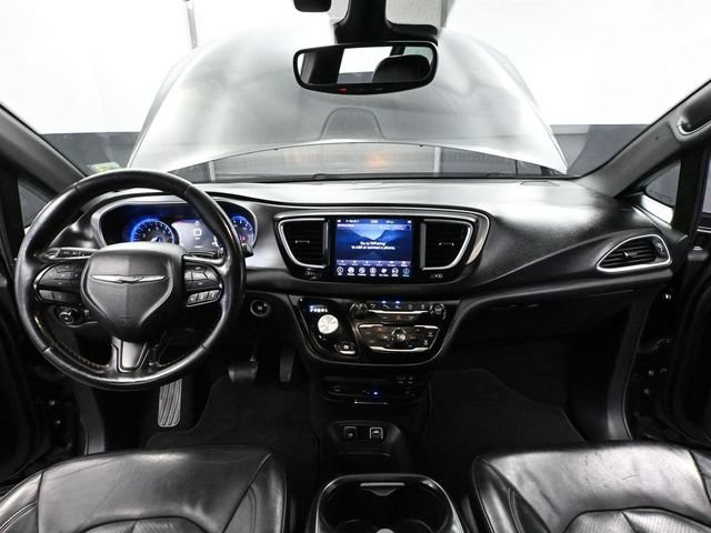 Used 2019 Chrysler Pacifica Touring-L Plus w/ Advanced Safetytec Group FWD image 23