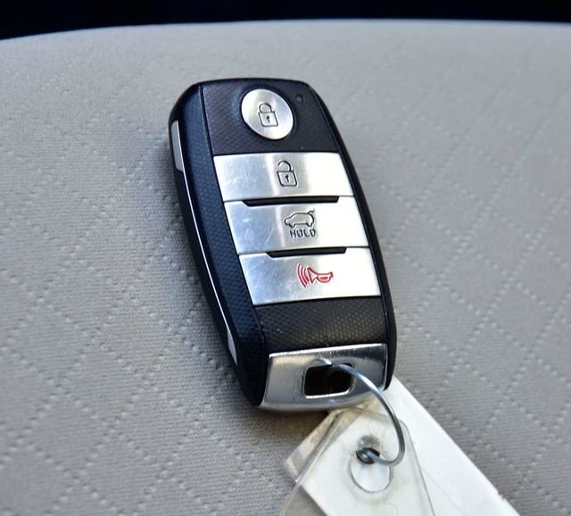 Certified 2020 Kia Sorento S image 25