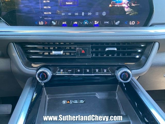 Used 2025 Chevrolet Suburban Z71 AWD/4WD image 33