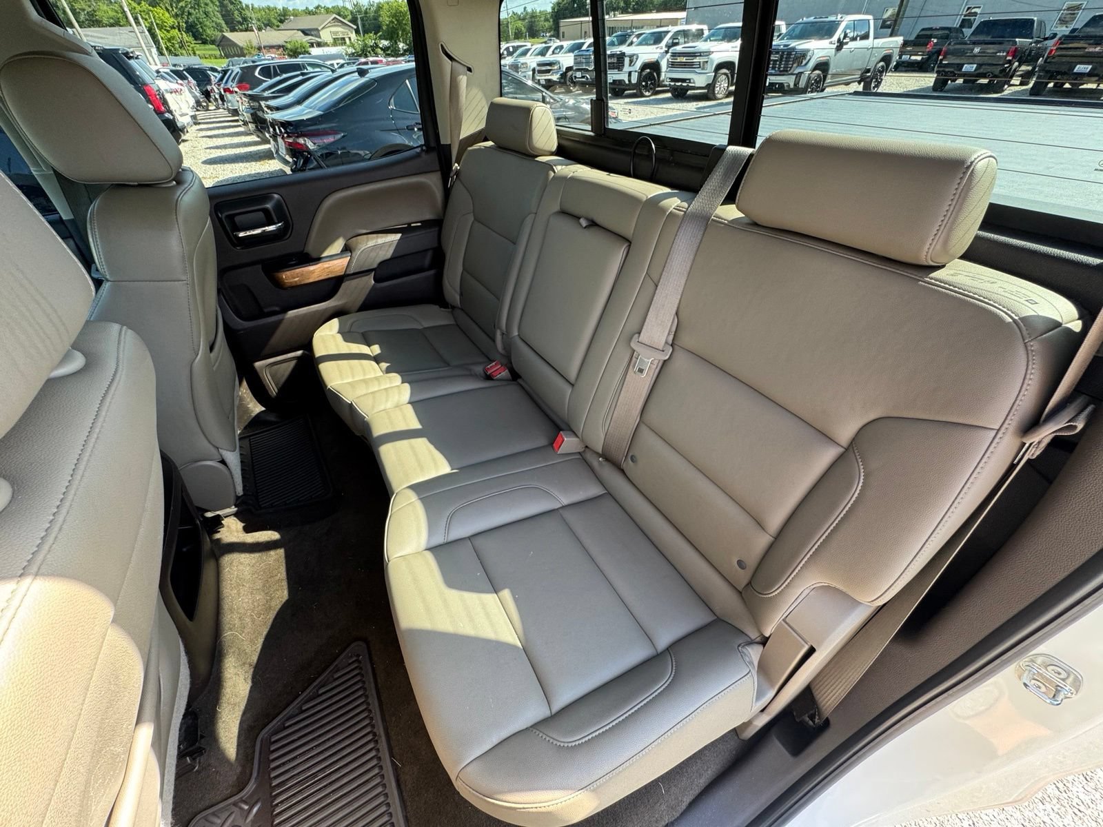 Used 2015 Chevrolet Silverado 1500 LTZ w/ LTZ Plus Package AWD/4WD image 27