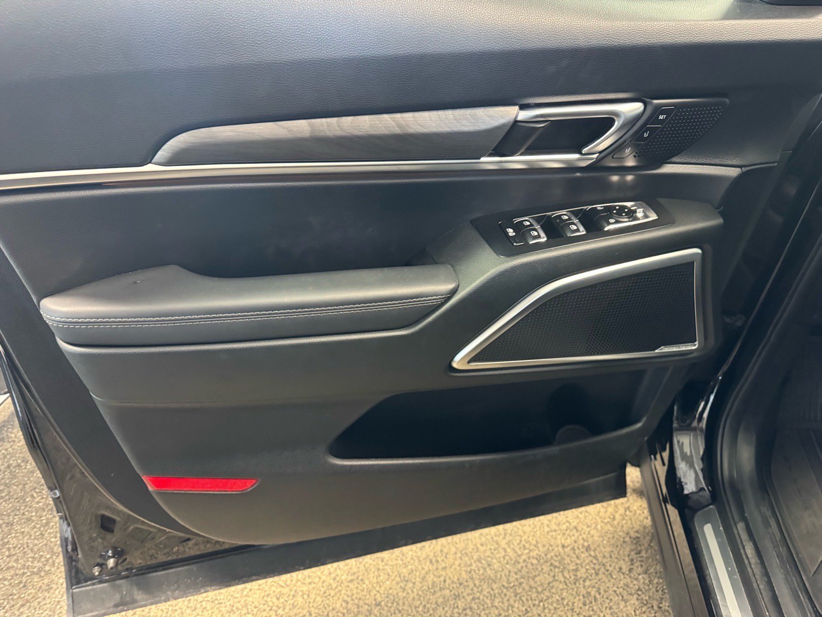 Used 2025 Kia Telluride SX Prestige X-Pro AWD/4WD image 17