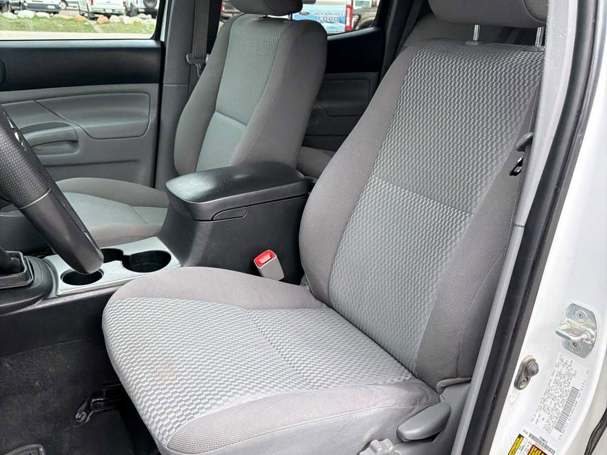 Used 2013 Toyota Tacoma 4x4 Double Cab w/ SR5 Pkg image 26