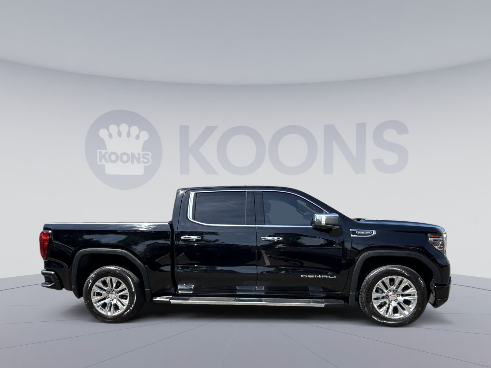 Used 2023 GMC Sierra 1500 Denali w/ Technology Package AWD/4WD image 8