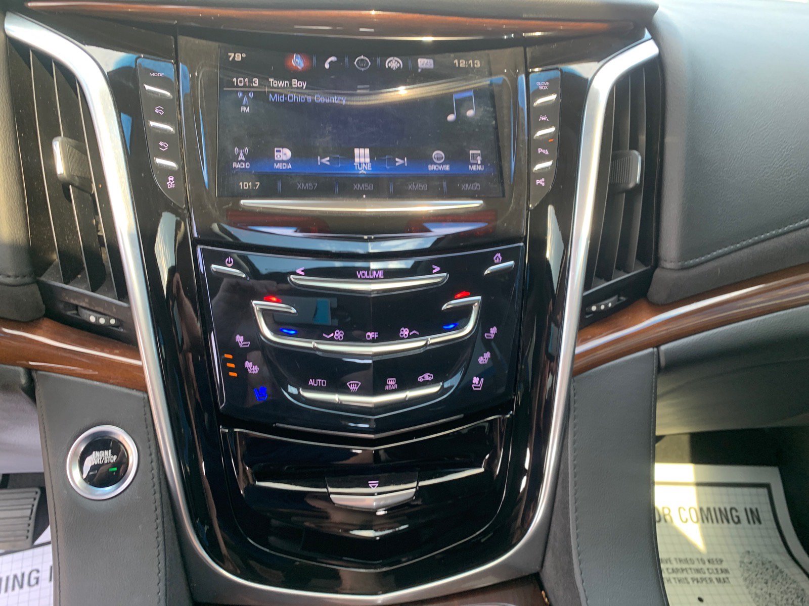 Used 2019 Cadillac Escalade Luxury AWD/4WD image 14