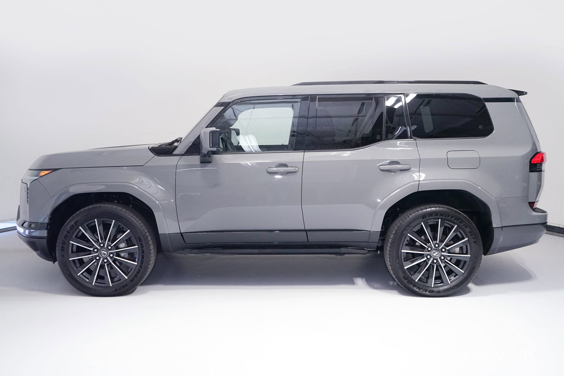 Used 2025 Lexus GX 550 w/ Cold Area Package image 5