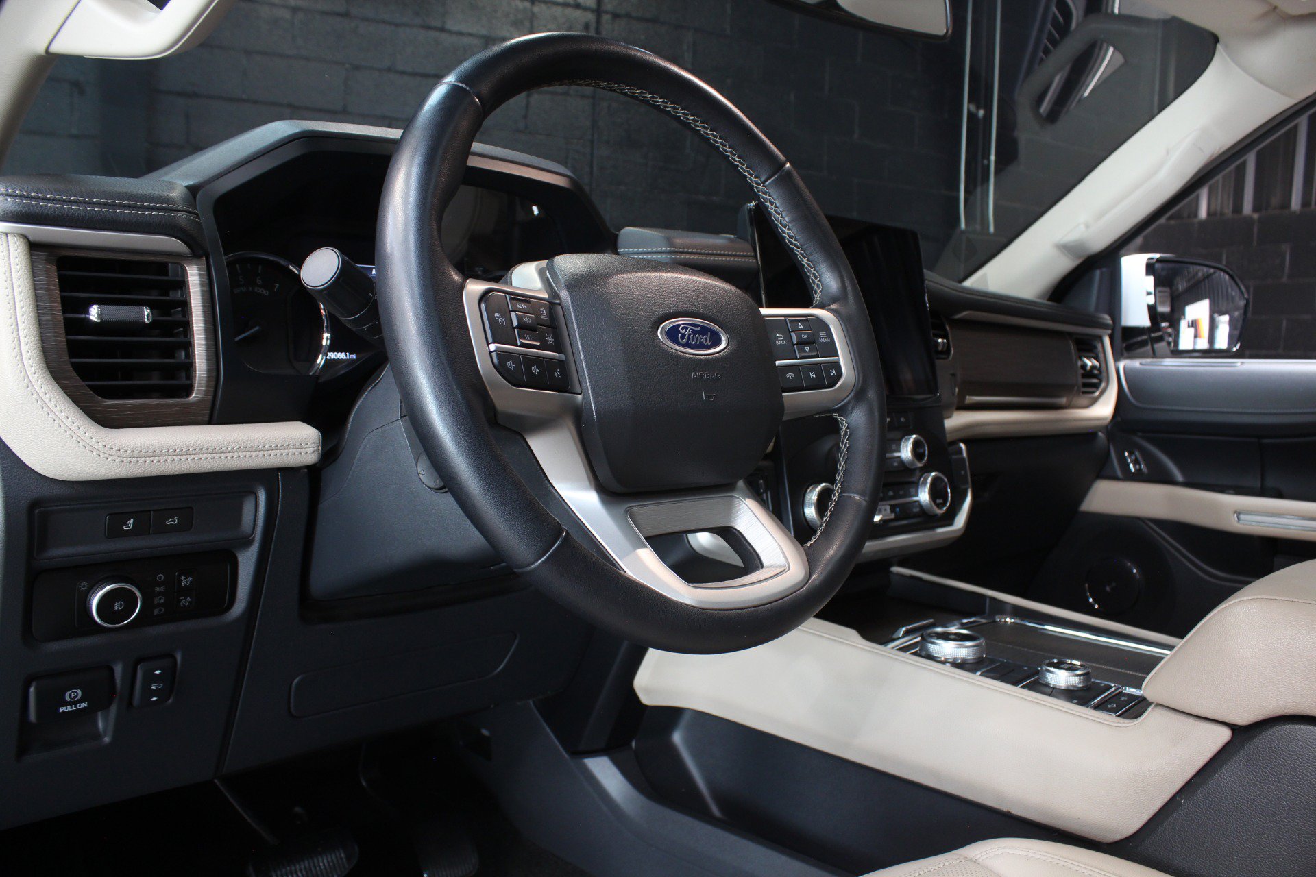 Used 2023 Ford Expedition Max Limited AWD/4WD image 31