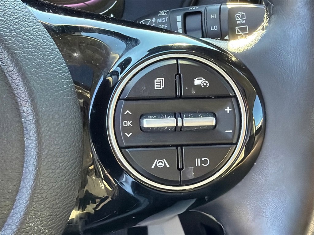 Used 2023 Kia Soul EX image 25
