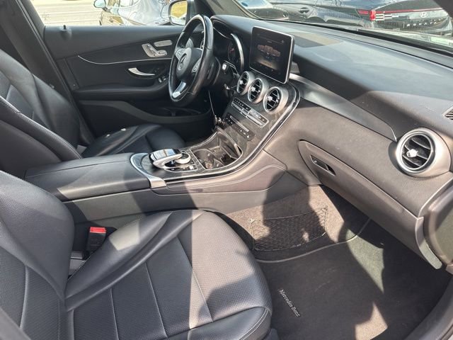 Used 2018 Mercedes-Benz GLC 300 4MATIC w/ Multimedia Package image 7