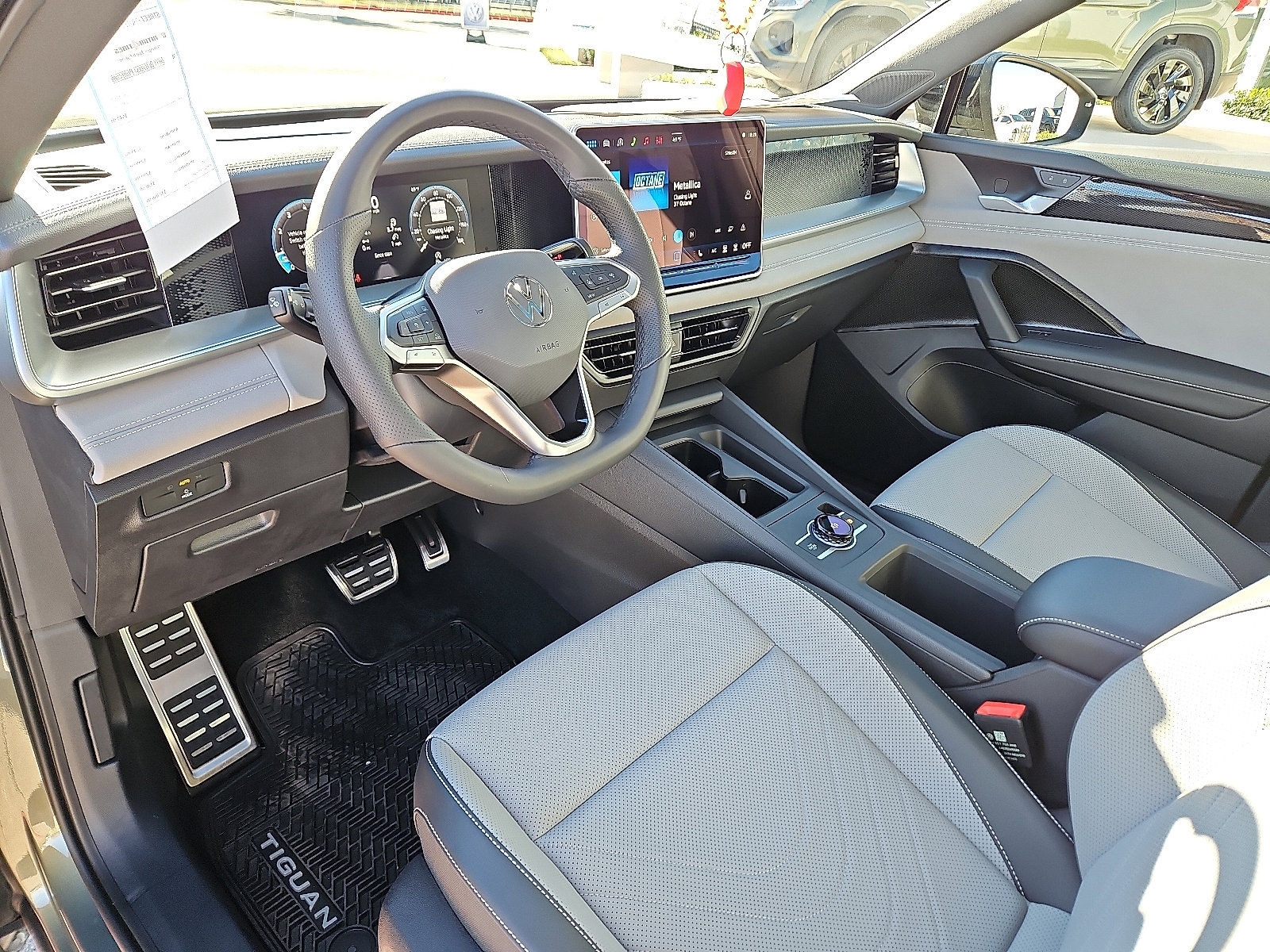New 2026 Volkswagen Tiguan SE R-Line image 12