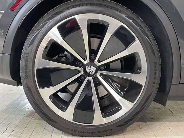 New 2025 Porsche Macan 4 Electric image 15