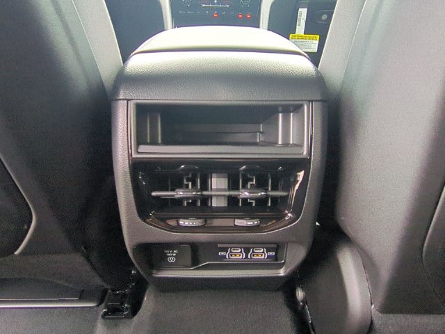 New 2026 Jeep Grand Cherokee Laredo X AWD/4WD image 32