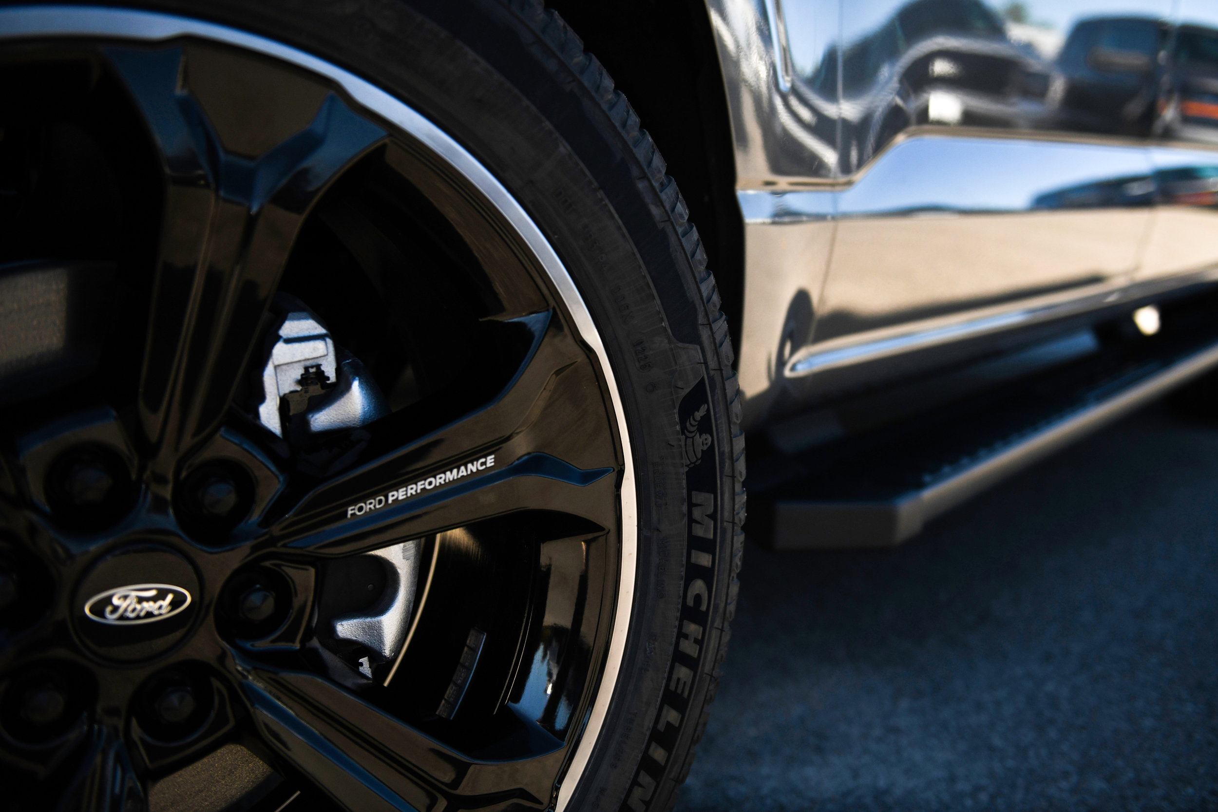 New 2025 Ford F150 Lariat w/ Equipment Group 501A Mid image 6