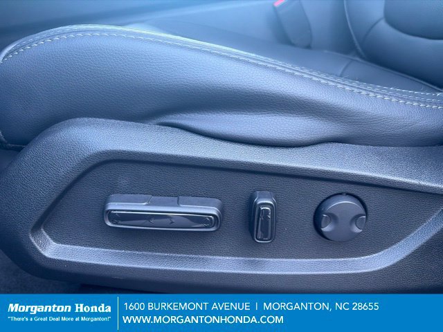 Used 2025 Honda Pilot Touring image 18