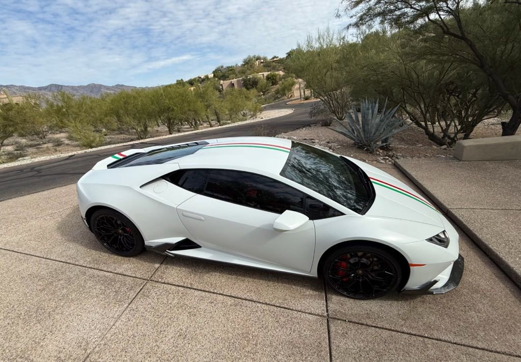Used 2021 Lamborghini Huracan EVO RWD image 8