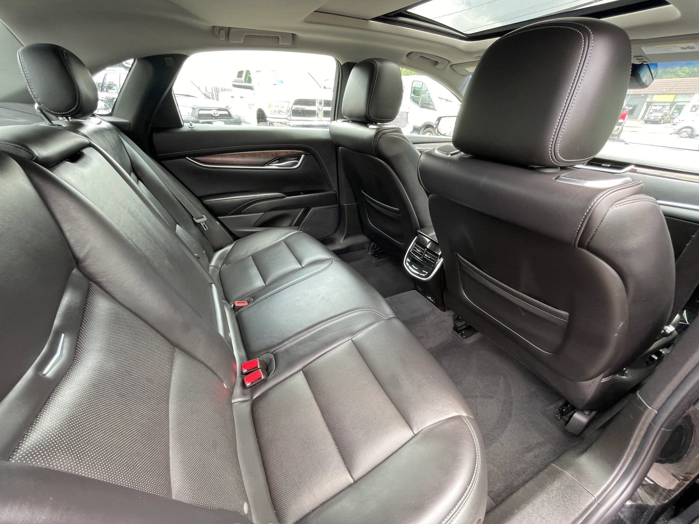 Used 2016 Cadillac XTS Premium AWD/4WD image 24