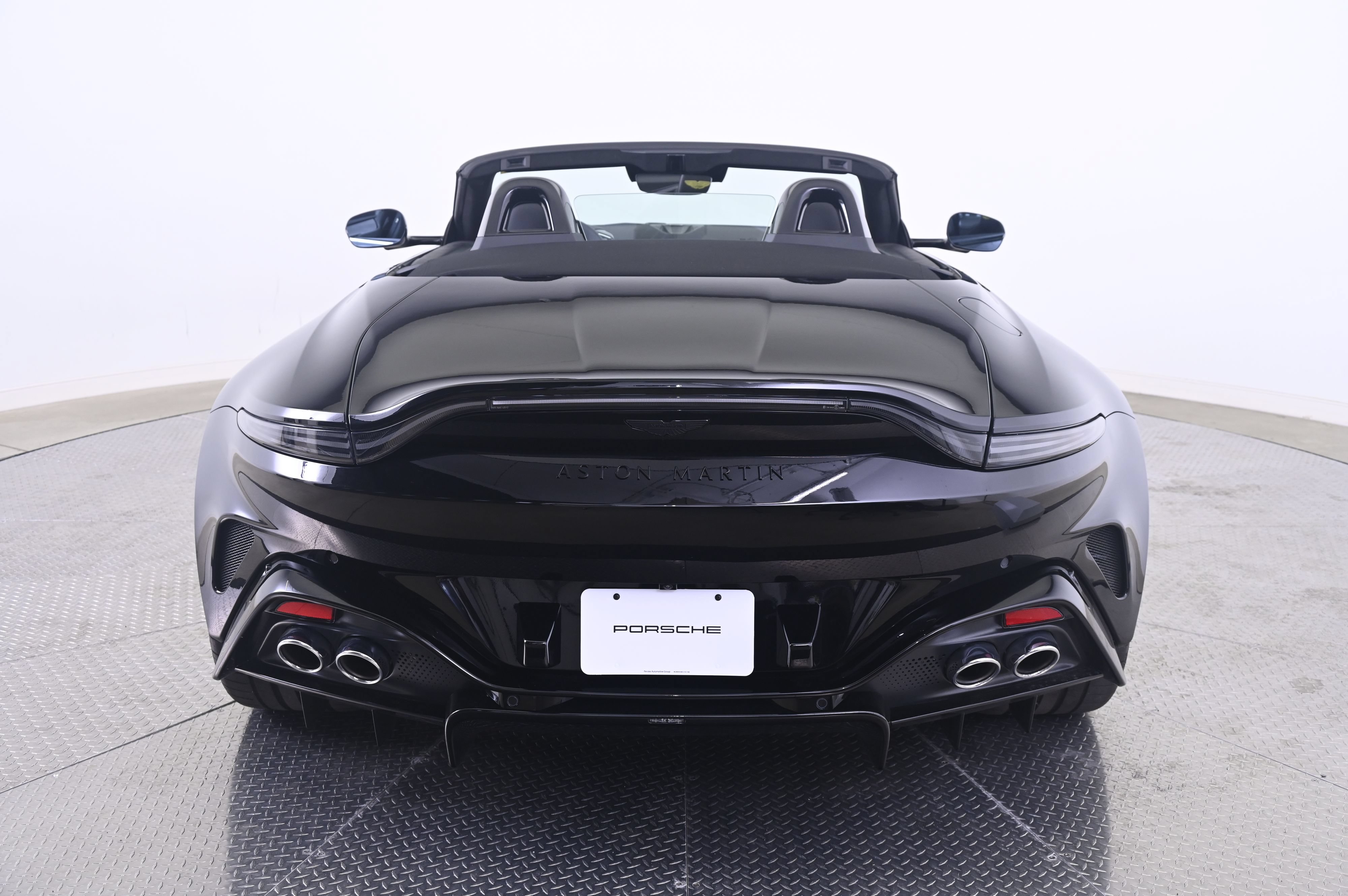Used 2026 Aston Martin V8 Vantage Coupe RWD image 6
