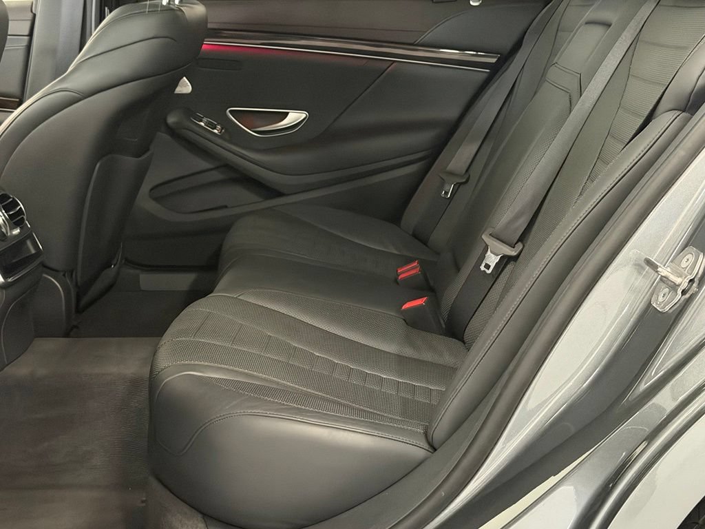 Used 2020 Mercedes-Benz S 560 Sedan w/ Premium Package image 22