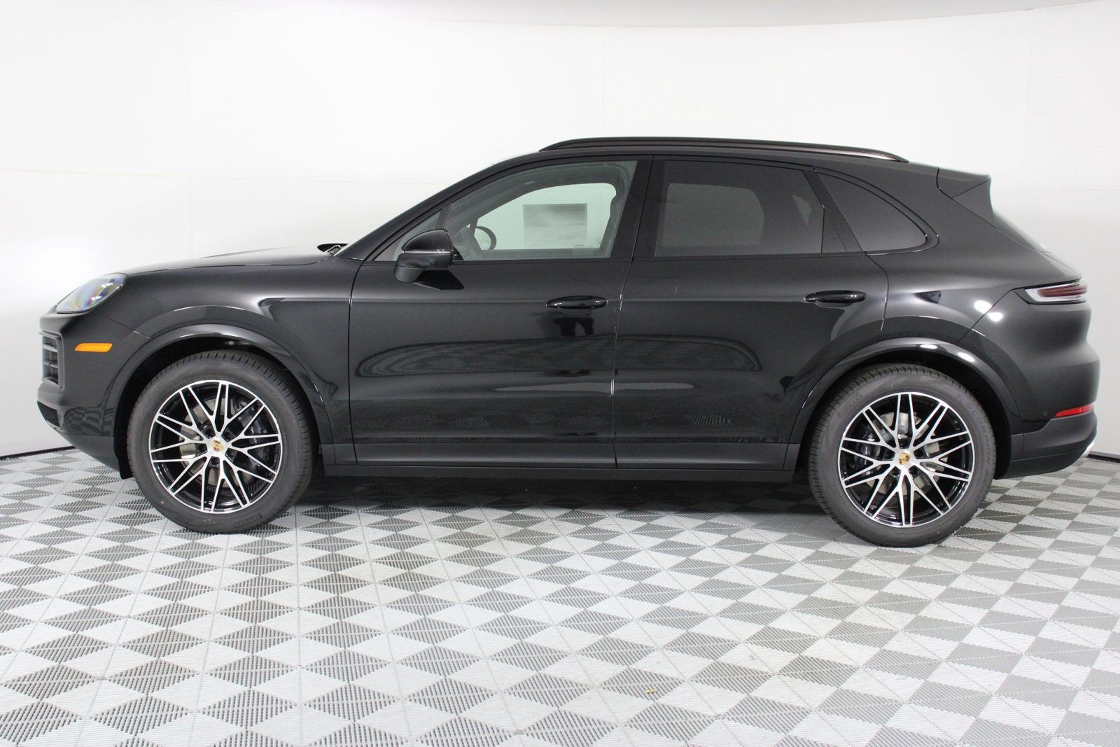 New 2026 Porsche Cayenne AWD/4WD image 2