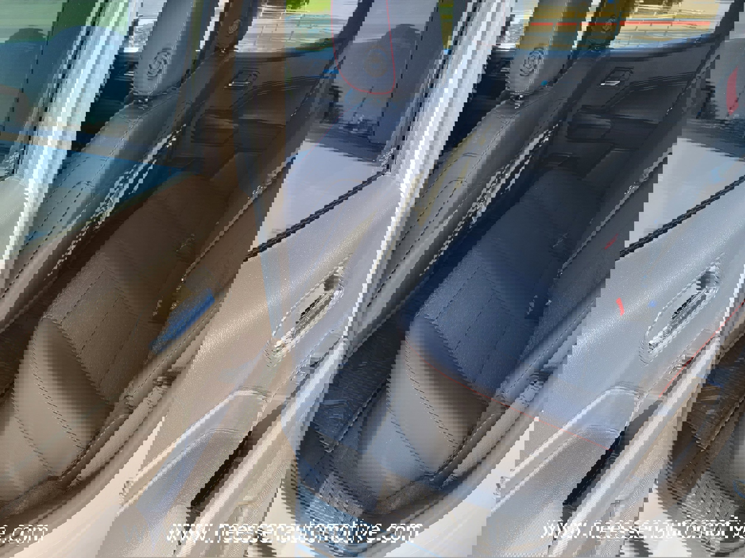 Used 2024 Chevrolet Colorado Z71 w/ Z71 Convenience Package 2 image 14