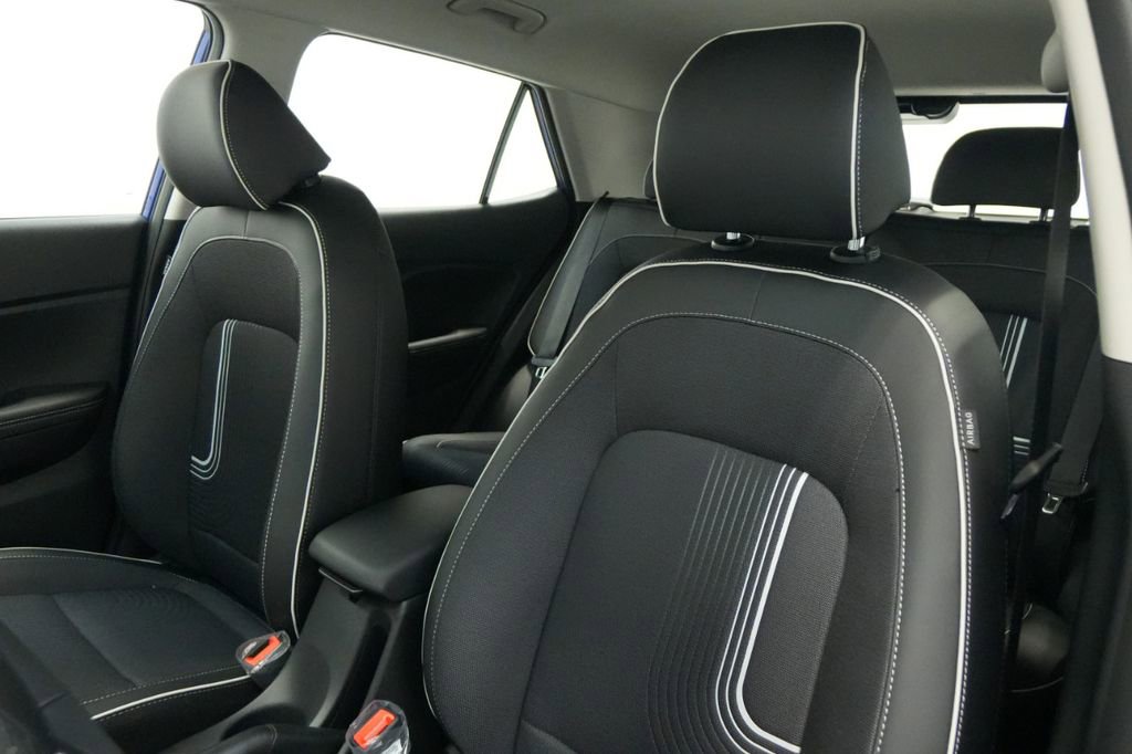 New 2025 Hyundai Venue Limited image 21