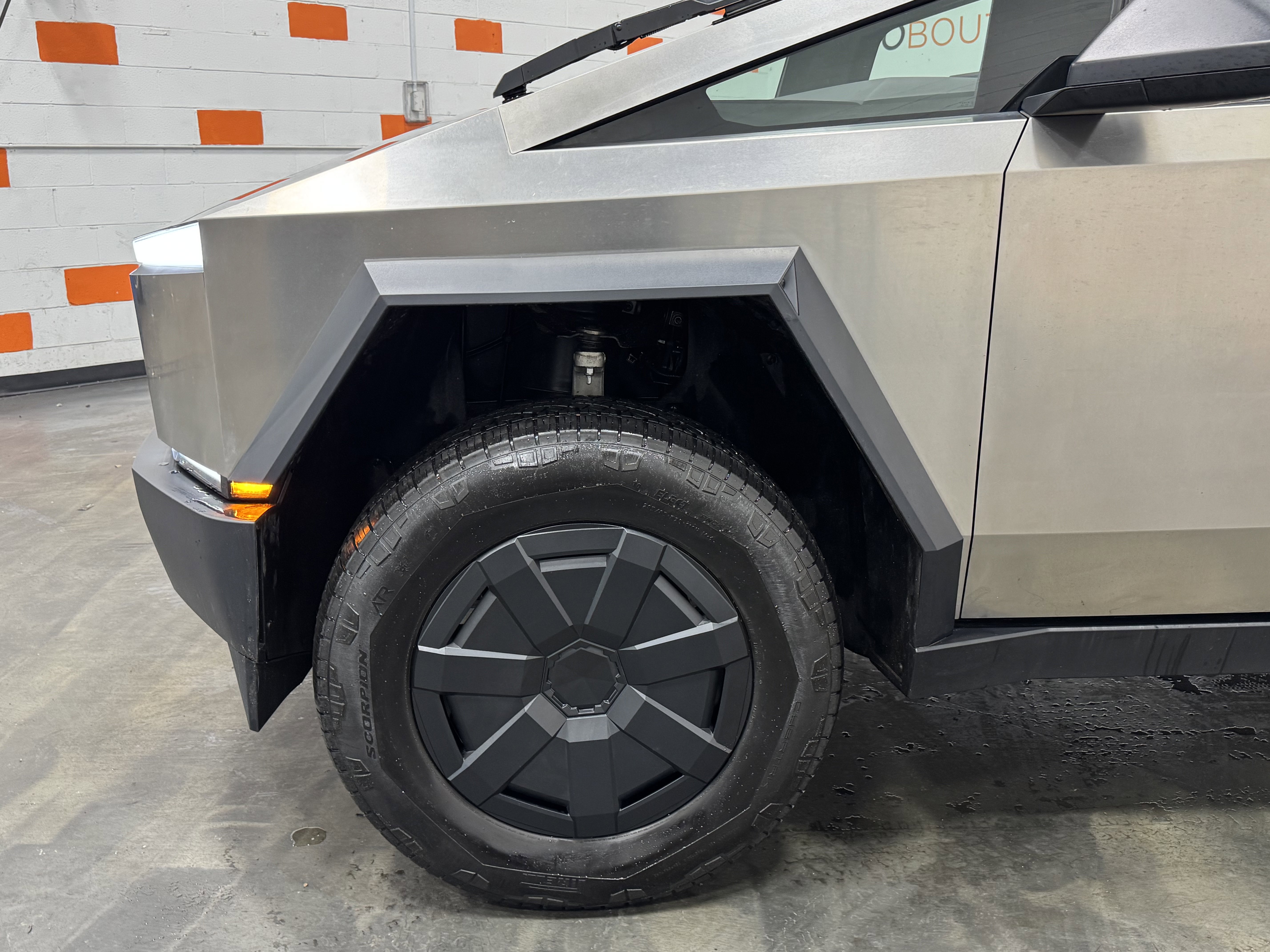 Used 2025 Tesla Cybertruck AWD Crew Cab image 35